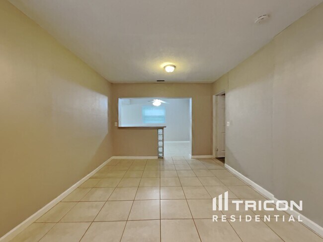 Building Photo - 15375 Hopedale Ln