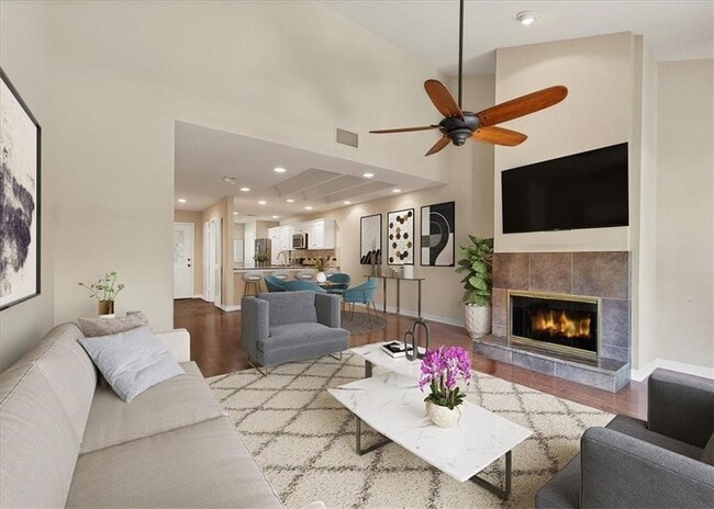 Foto del edificio - 7211 Lakewood Dr