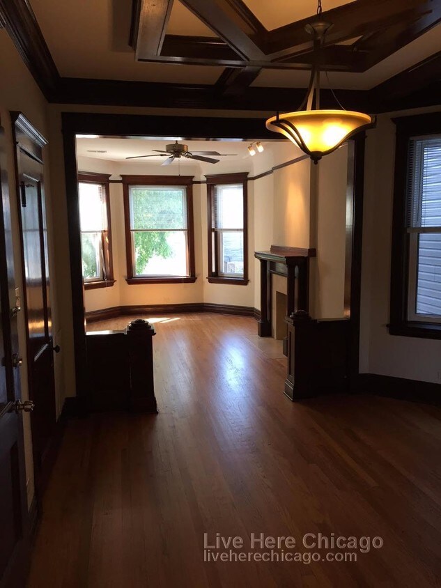 Foto principal - 1334 W Wellington Ave