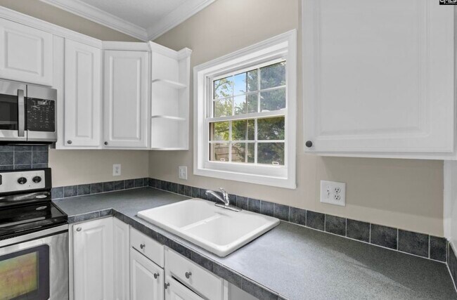 Foto del edificio - 4018 Mineral Springs Rd