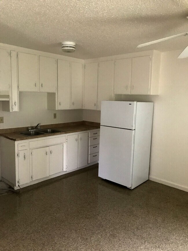 Foto del edificio - 1 Bedroom 1 Bath Apartment  Garden Square ...