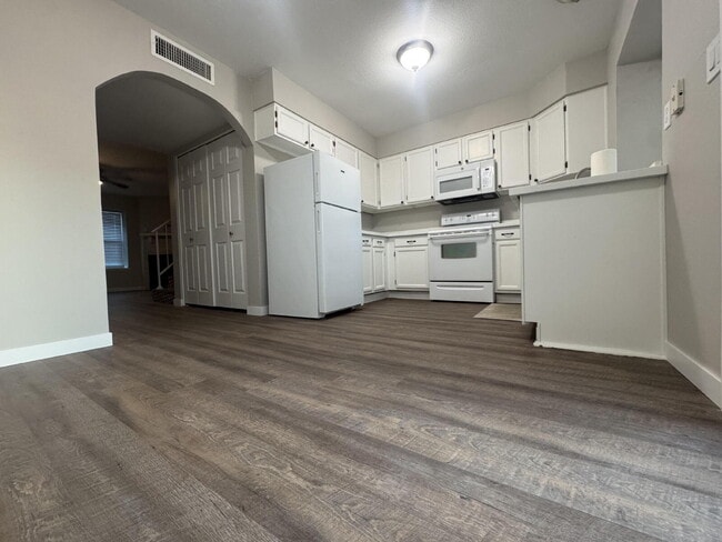 Building Photo - 2 Bed / 2.5 Bath Townhome in Chandler