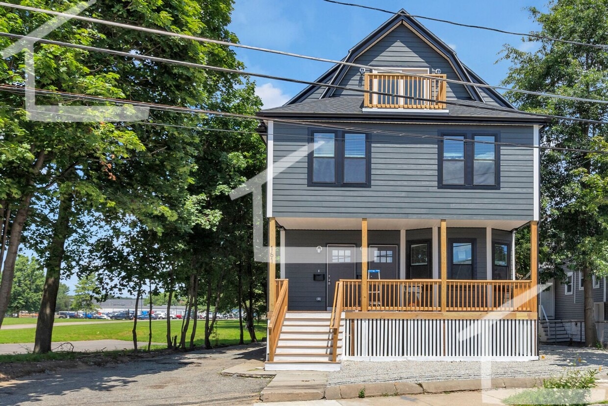 Huge 5 bed in Medford - Huge 5 bed in Medford