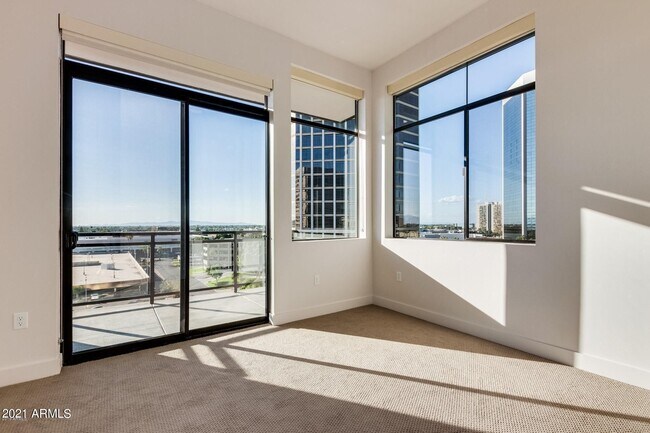 Foto del edificio - 3131 N Central Ave
