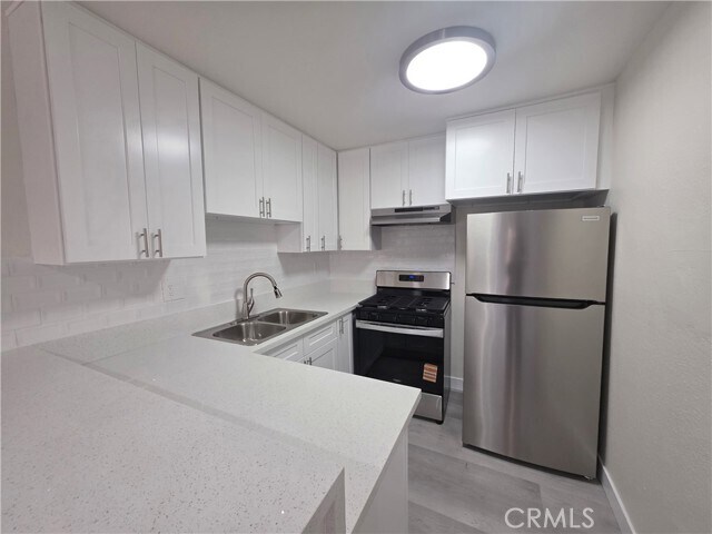 Foto del edificio - 6911 Woodley Ave