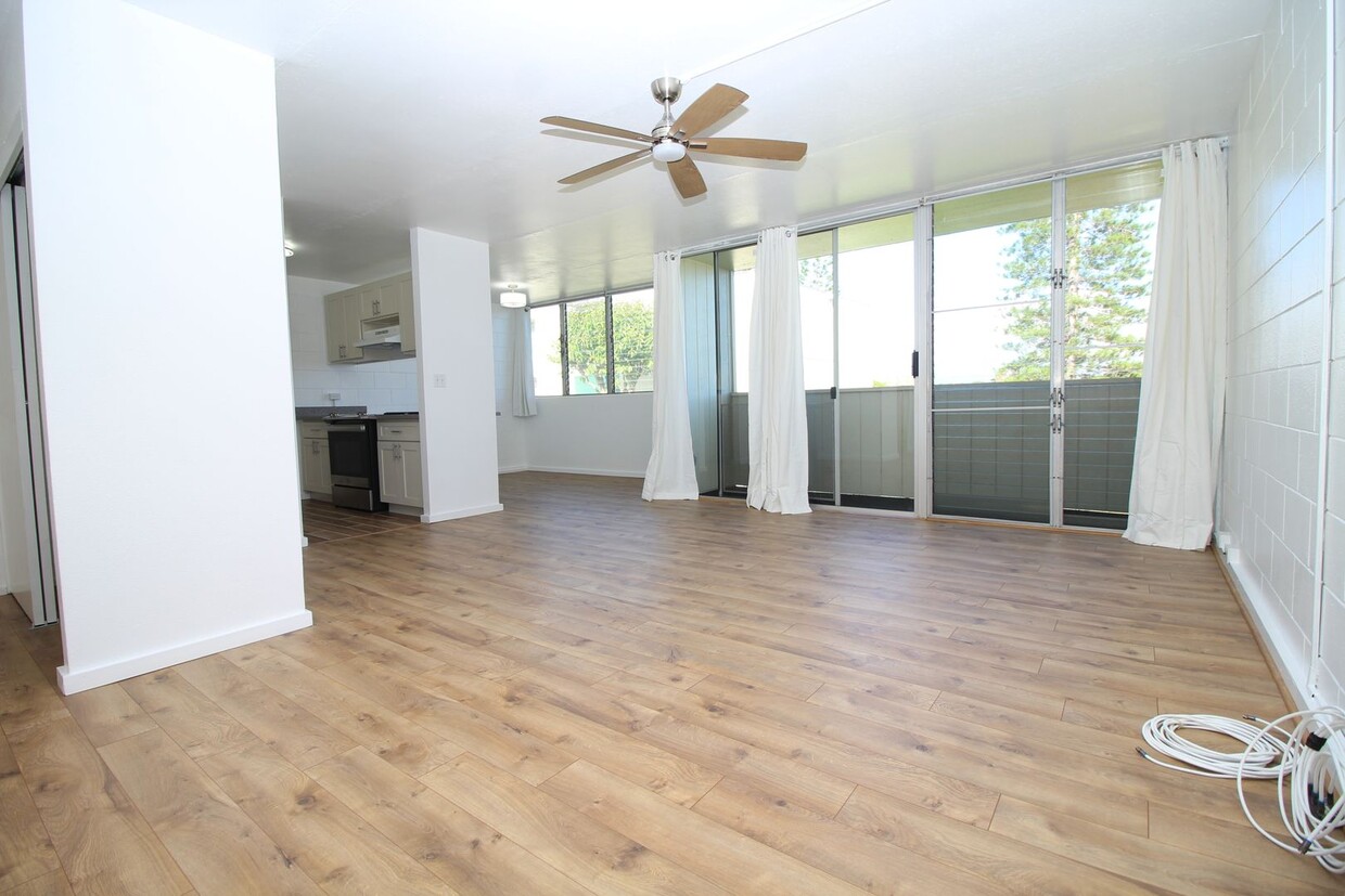 Foto principal - Beautifully Renovated 2-Bedroom Unit in Mi...