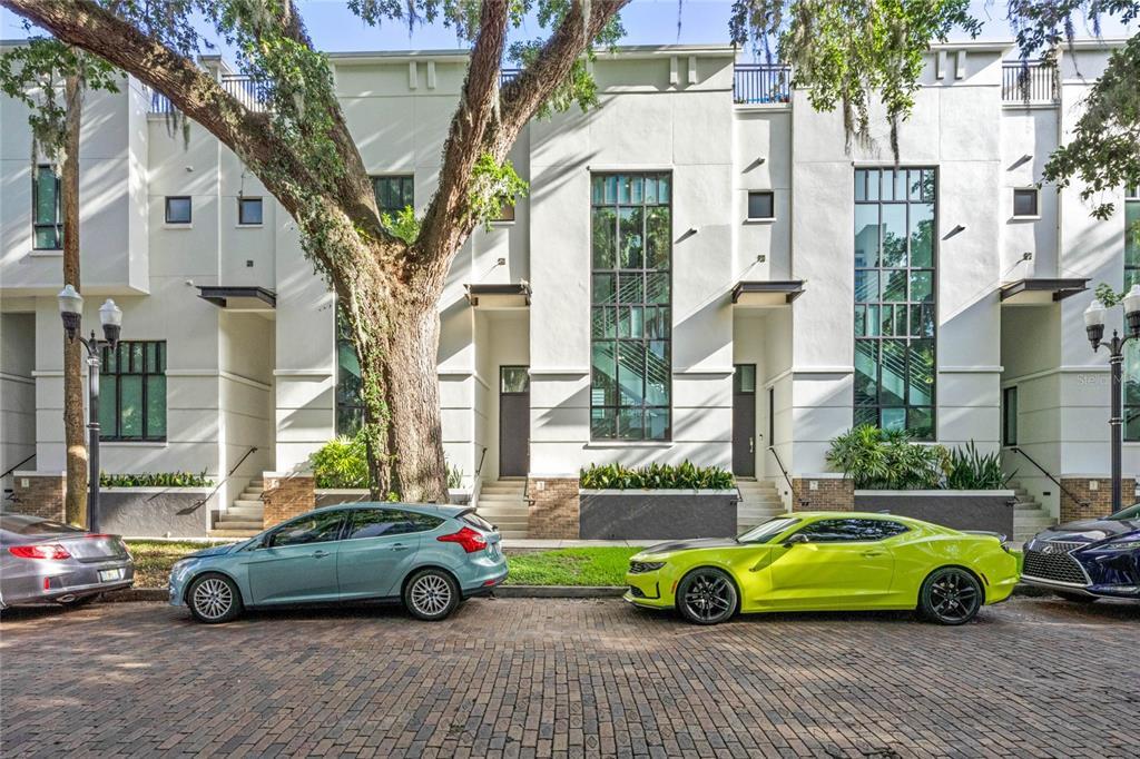 Foto principal - 460 E Jackson St