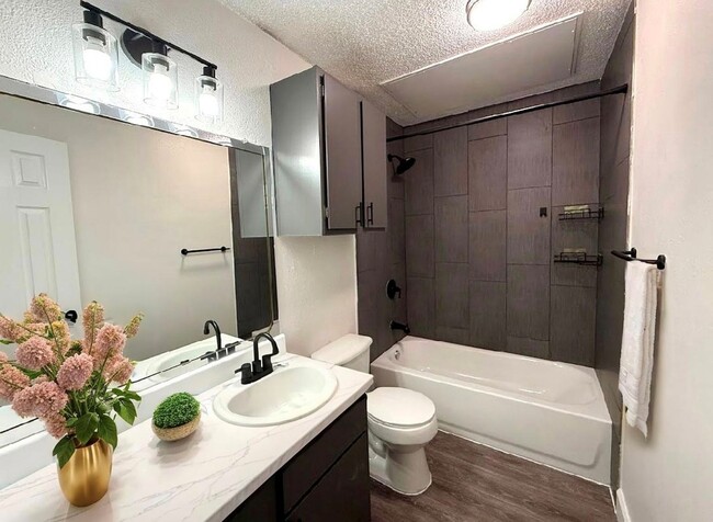 AI - Tramor at the Oaks Apartments