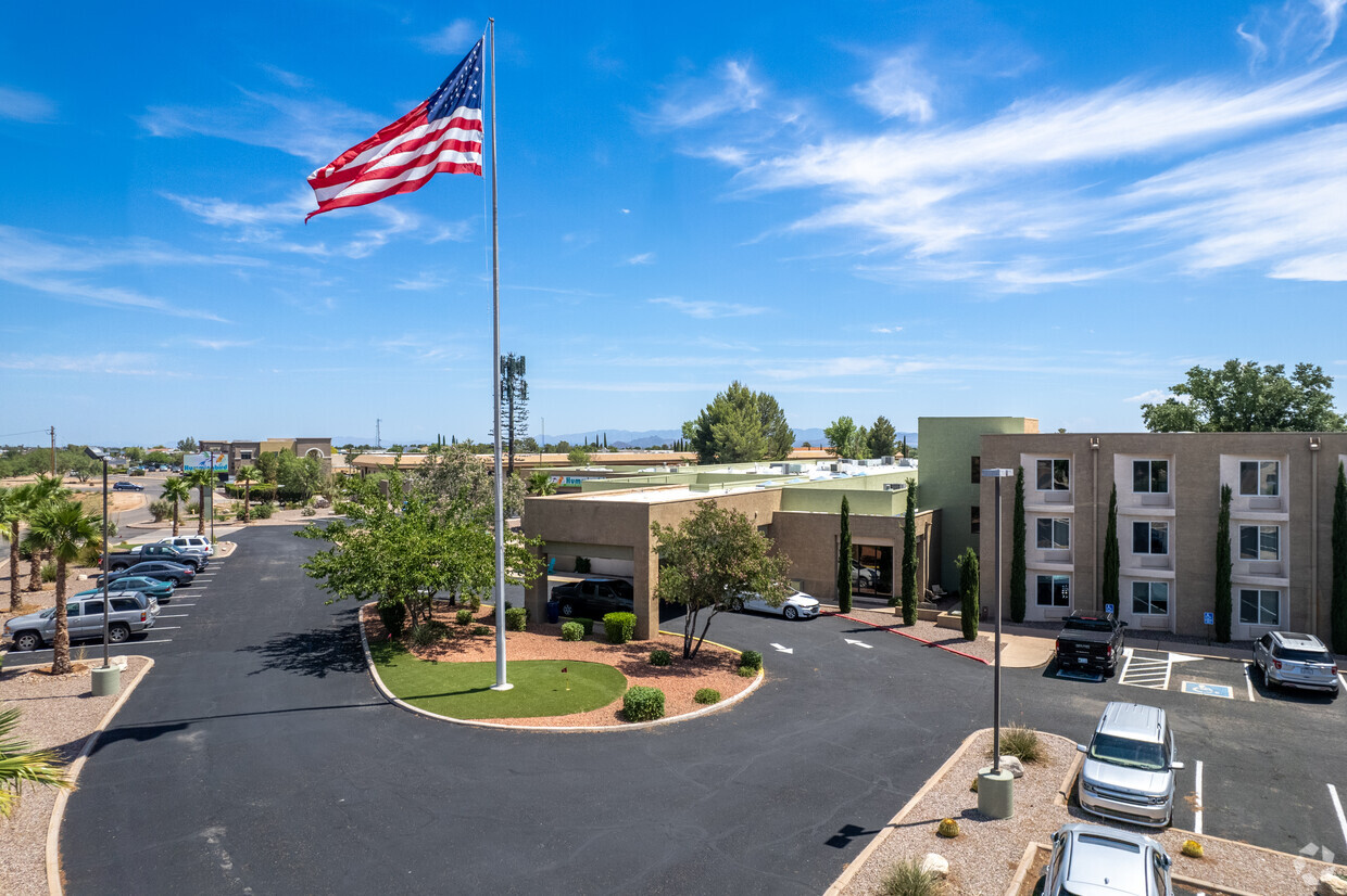 Front Aerial View - Hummingbird Senior Resort Independent Living