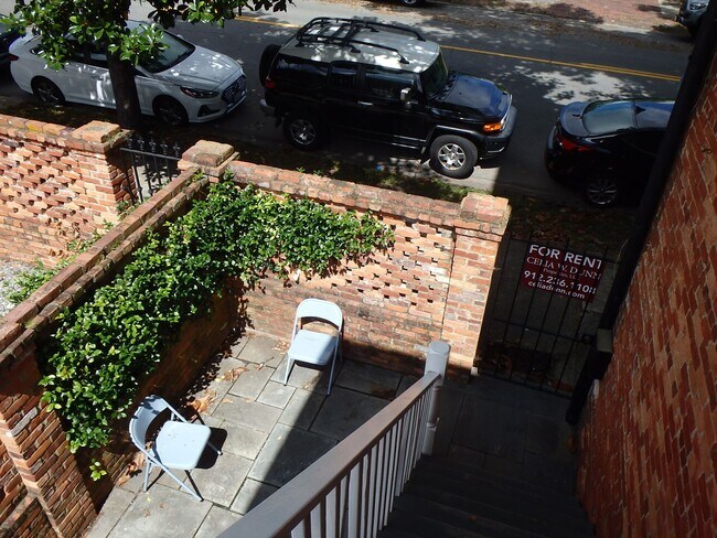 Foto del edificio - Two Bedroom Townhome Close to Forsyth Park