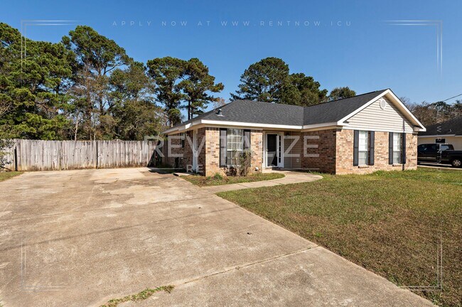 Foto del edificio - Charming 3-Bed 2-Bath Brick Home in West Mobile