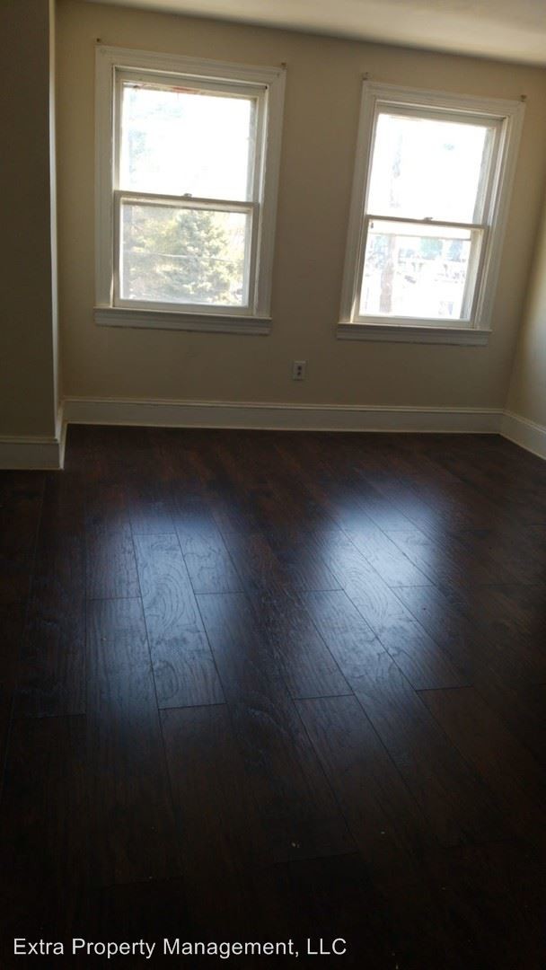 Building Photo - 4 br, 1 bath House - 329 Monmouth St