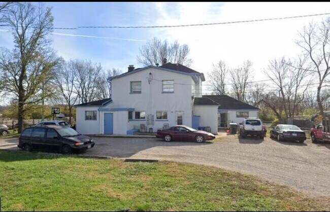 Building Photo - 745 Glendower Ave