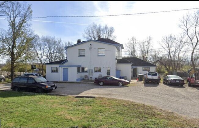 Building Photo - 745 Glendower Ave