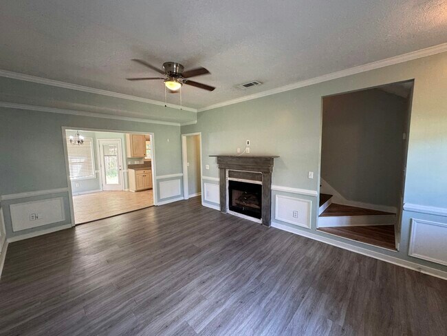 Foto del edificio - 1215 Arbor Hill Dr