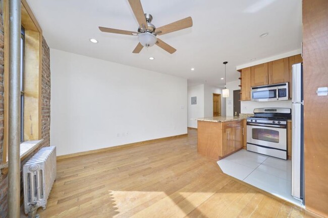 Foto del edificio - 3 bedroom in New York NY 10040