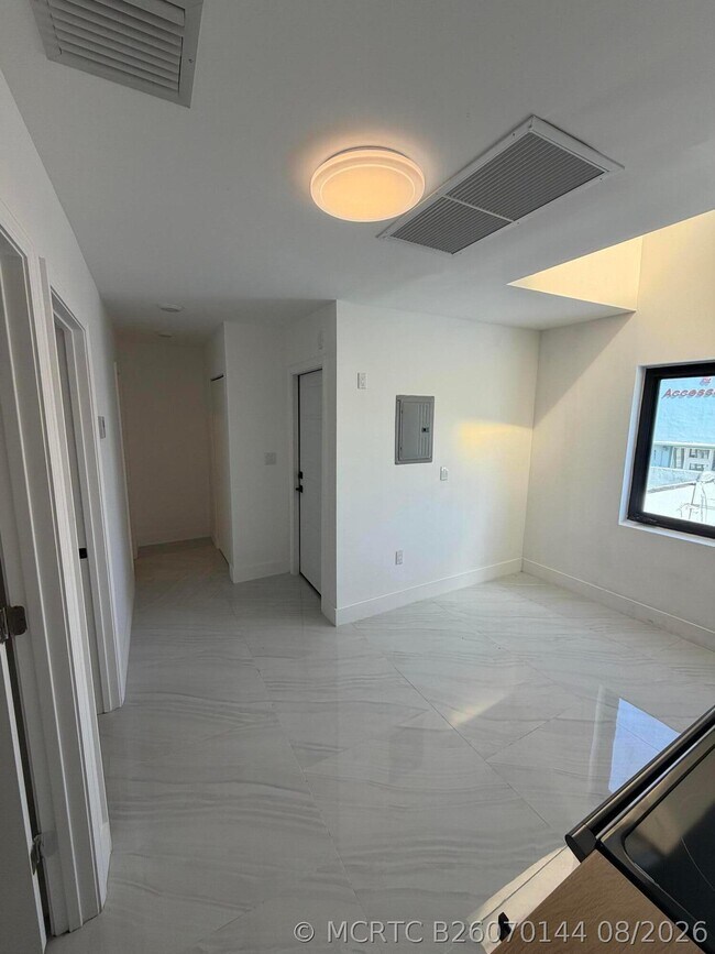 Foto del edificio - 8211 Biscayne Blvd