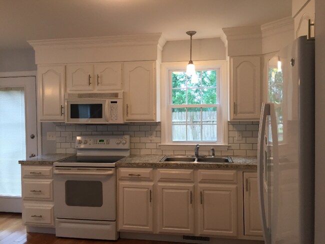 Foto del edificio - 141 Maplewood Ln