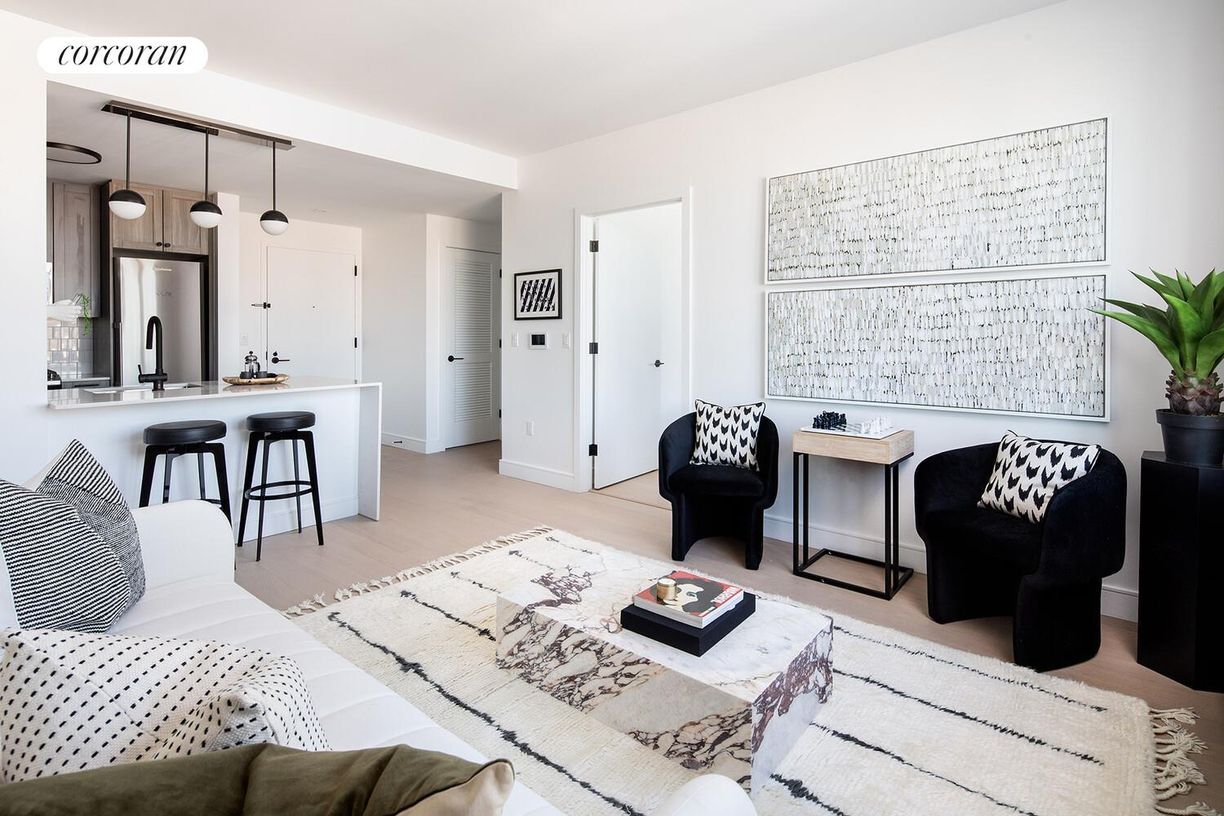 Foto principal - 36-20 Steinway St