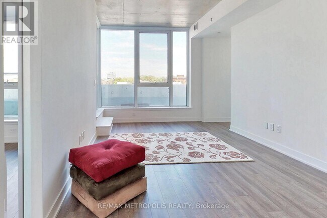 Photo du bâtiment - 25 Baseball Pl