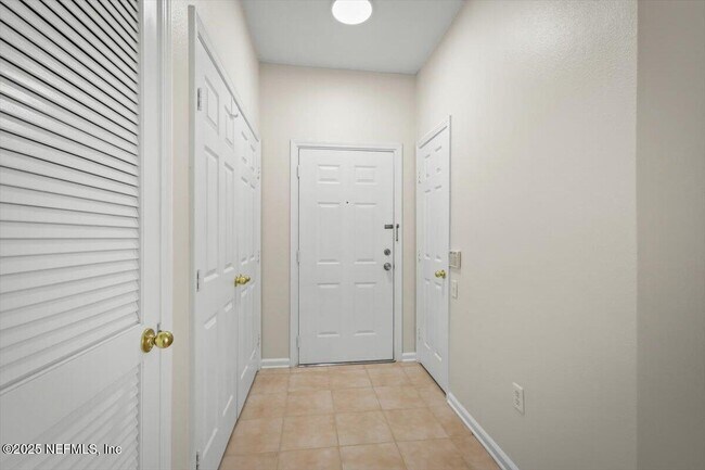 Foto del edificio - 10550 Baymeadows Rd