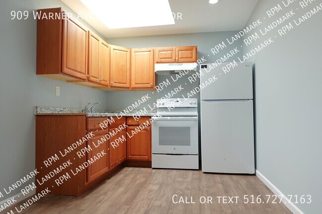 Foto del edificio - 909 Warner Rd