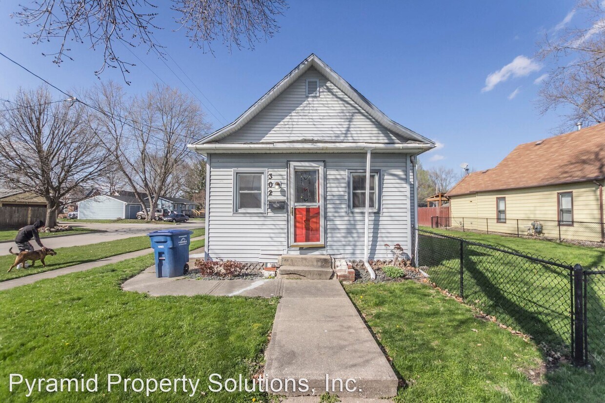 302 E Dunham Ave, Des Moines, IA 50315 House Rental in Des Moines, IA