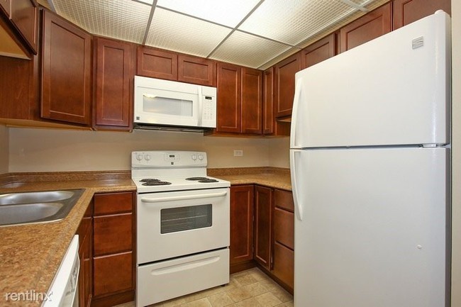 Building Photo - 1 br, 1 bath House - 1469 W Irving Park Rd