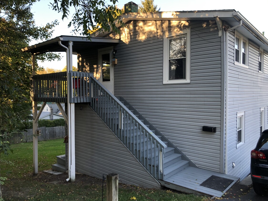 409 Shady Ave Unit 2, Bluefield, WV 24701 Apartments in Bluefield, WV