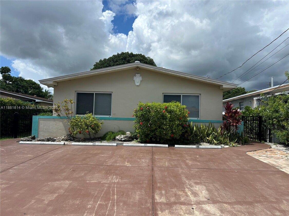 Primary Photo - 2806 SW 35th Ave