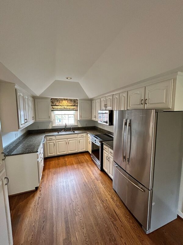 Building Photo - 103 Cantrell Square