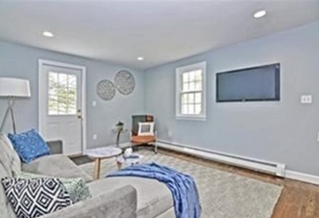 Foto del edificio - 16 Oak Hill Rd