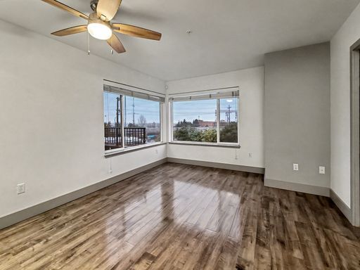 Foto del edificio - AVAILABLE NOW! Beautiful Queen Anne Condo with Puget Sound Views & Secure Parking!