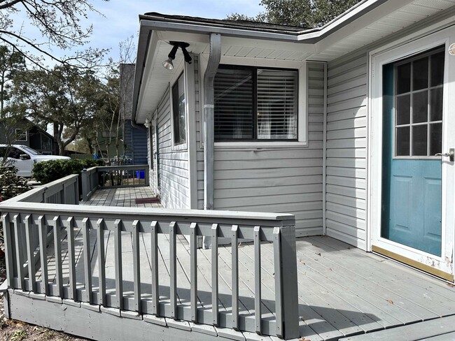 Building Photo - 6536 Valene Ct