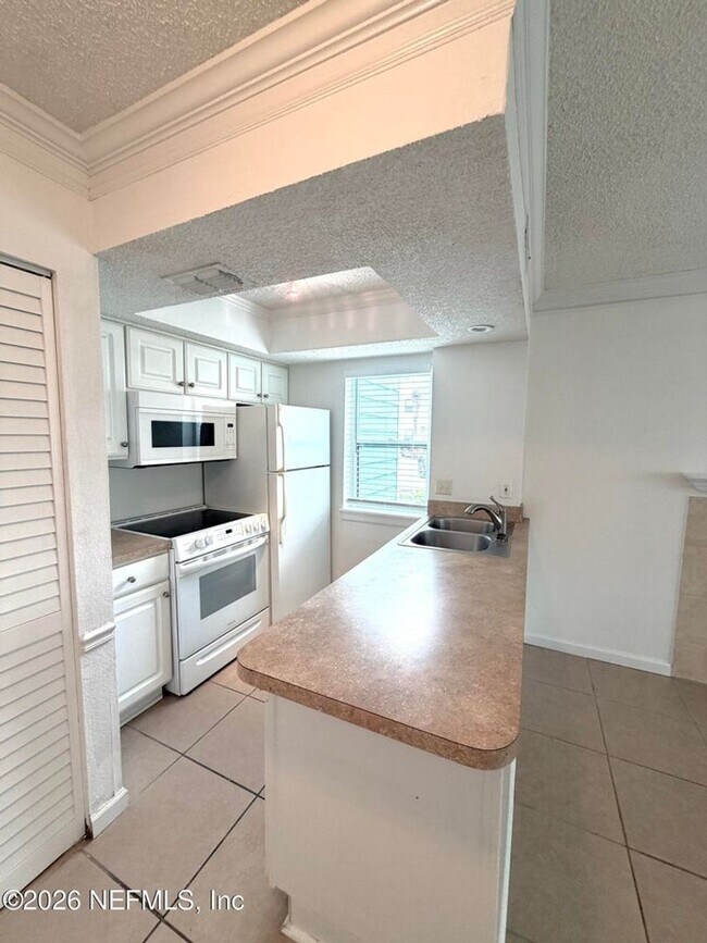 Foto del edificio - 100 Fairway Park Blvd