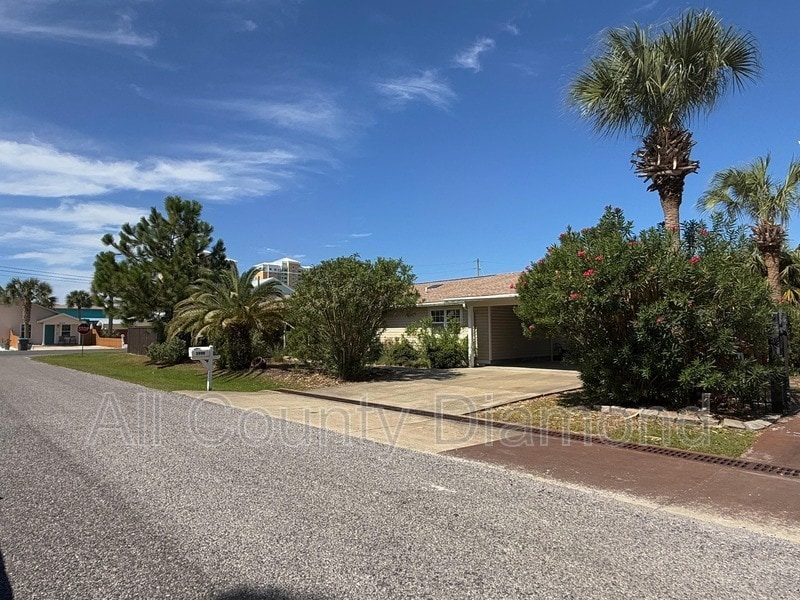 Foto principal - 3900 Wasp St