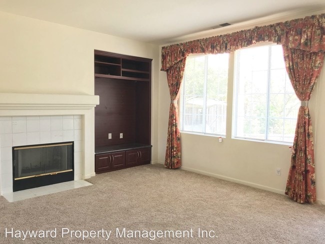 Building Photo - 284 Bridgehead Ln