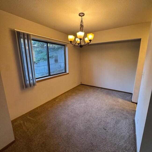 Foto del edificio - 7573 W Pine St