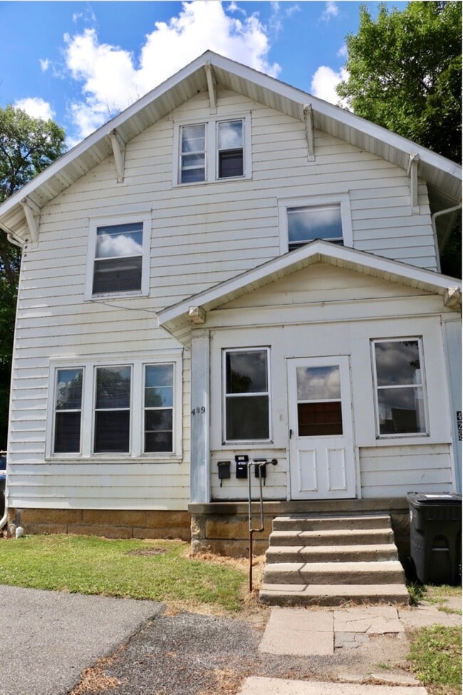 Building Photo - 429 Warren St