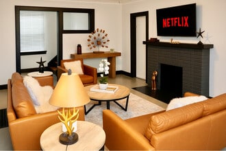 Building Photo - 1912 Fernwood Ave