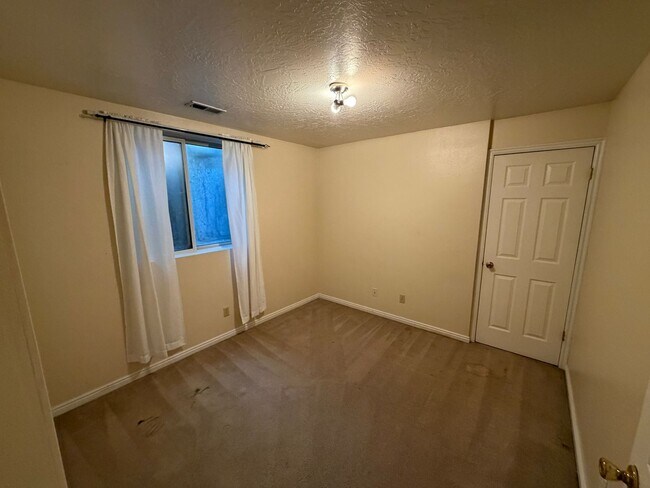 Building Photo - 479 S Palisade Dr