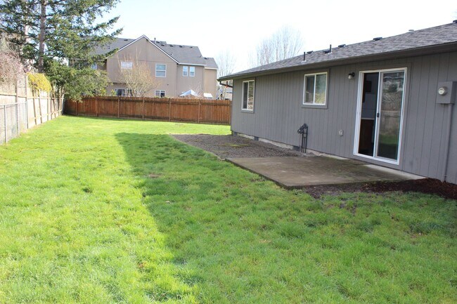 Building Photo - Cute single level, three bedroom home on quiet cul-de-sac in Hillsboro