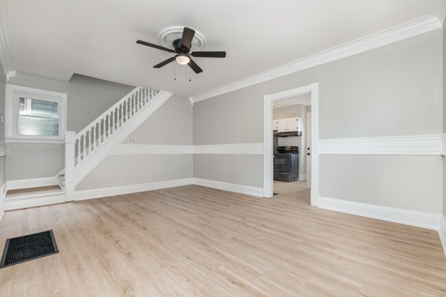 Foto del edificio - 3248 Glenmore Ave