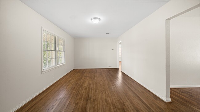 Building Photo - 1513 5th Ave N
