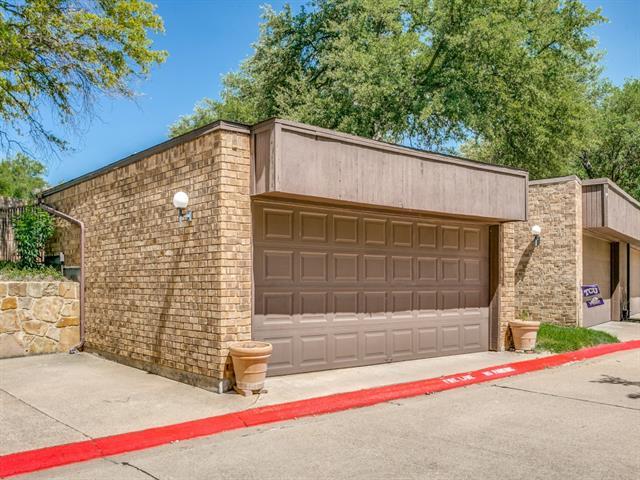 Foto del edificio - 4227 Brook Tree Dr