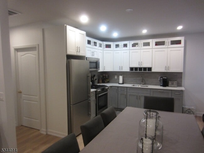 Foto del edificio - 324 1st St