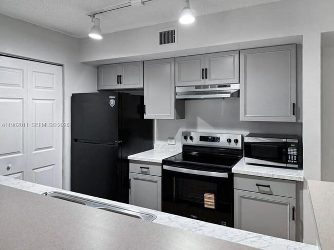 Building Photo - 11133 SW 8th St