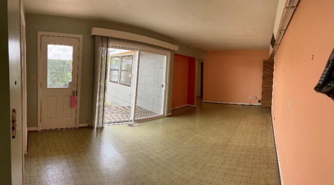 Building Photo - 10082 SE 37th Ave