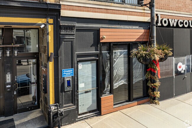 Entrada - 3341-3343 N CLARK CONDOMINIUM ASSOCIATION