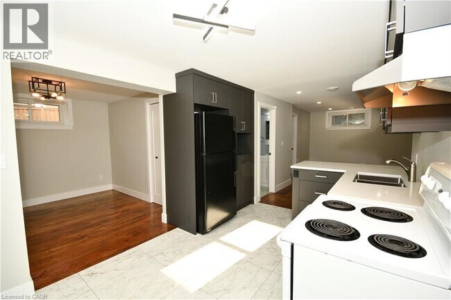 Photo du bâtiment - 118 Taylor Ave